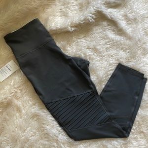 NWT moto-style elevate leggings